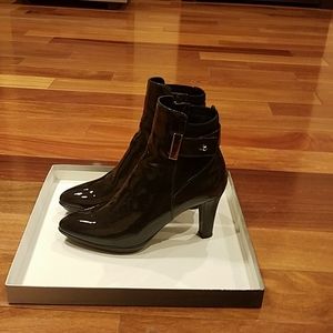 New Aquatalia booties